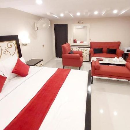 Hotel Mairona Gulberg Lahaur Zewnętrze zdjęcie