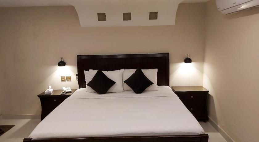Hotel Mairona Gulberg Lahaur Zewnętrze zdjęcie